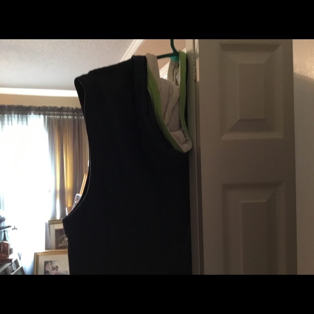 Vest - Picture 3 of 3